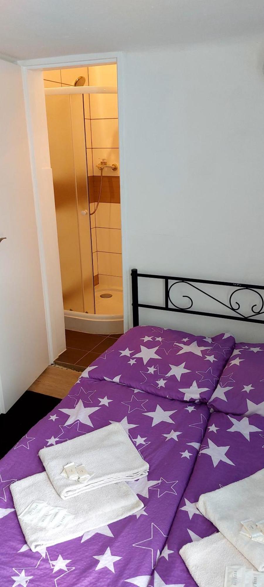 Prague Retro Challenge And Garden Hotel Екстериор снимка