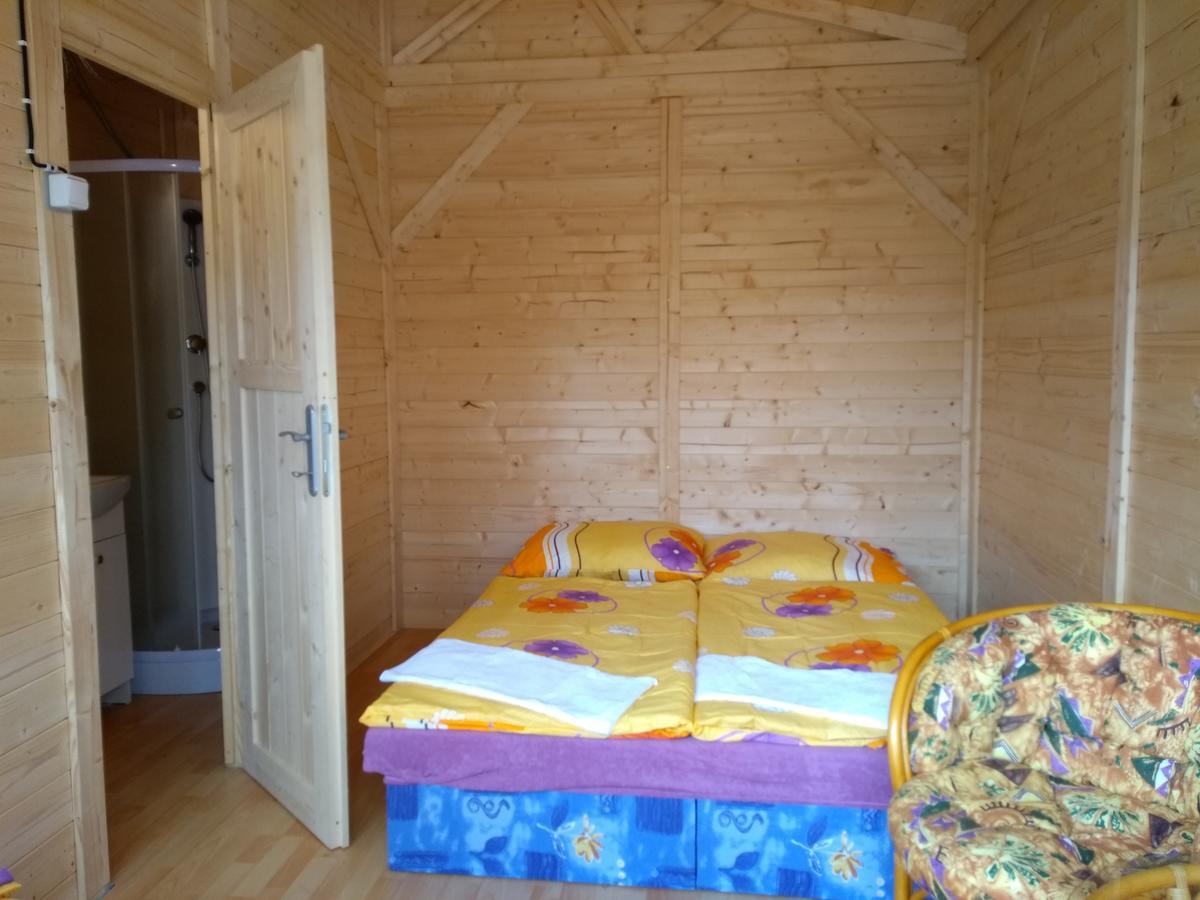 Prague Retro Challenge And Garden Hotel Екстериор снимка